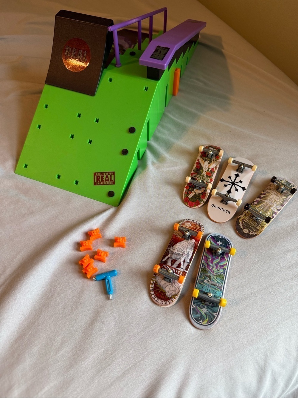 Tech Deck Nyjah Rail Shredder Fingerboard Playset Skatepark